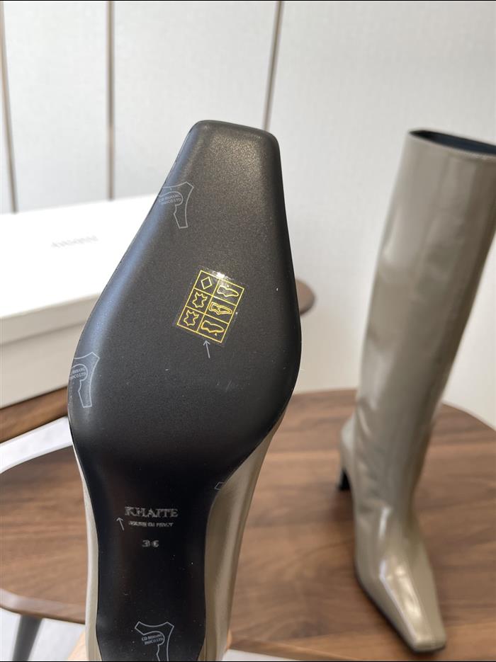 2025112817449677 480